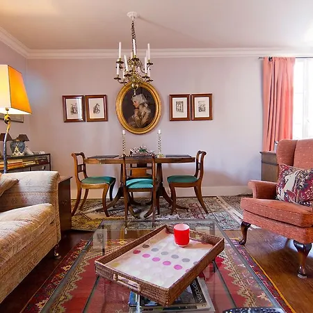Studios - Utrillo Apartment *