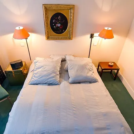Studios - Utrillo Apartment